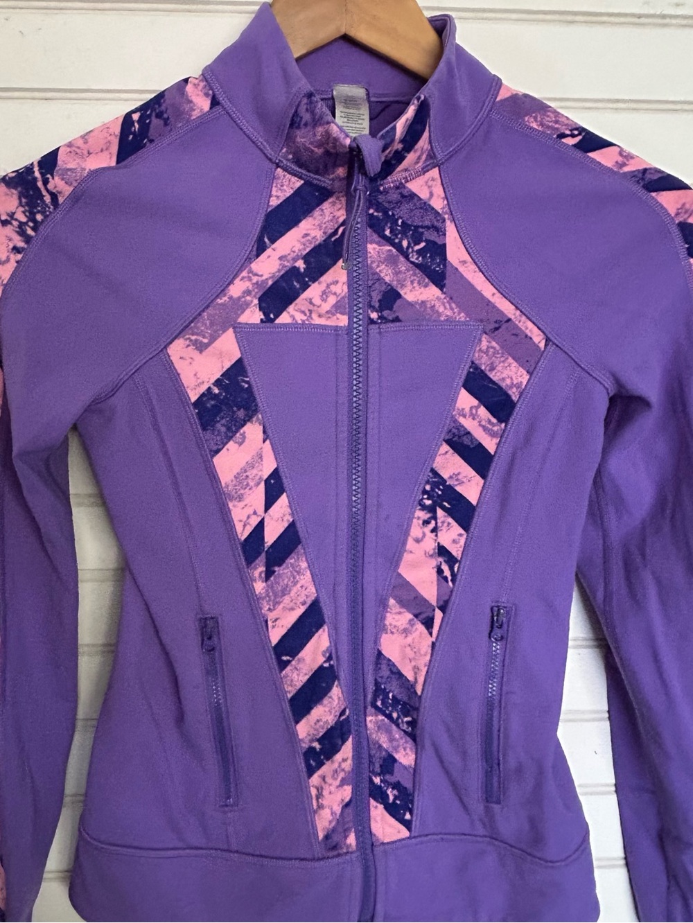 IVIVVA by LULULEMON girls size 10 jacket